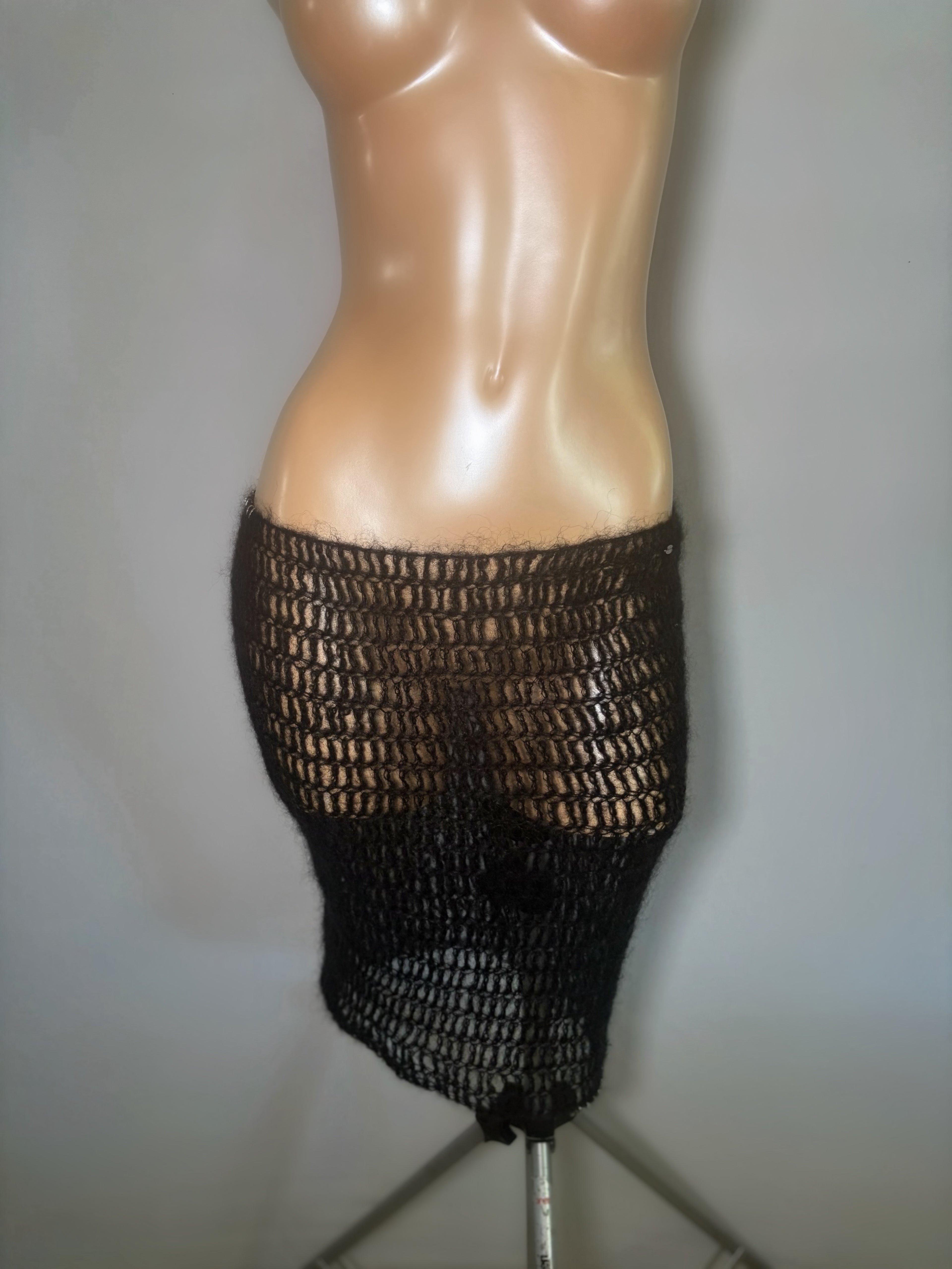 FORM 001 — RING MIDI SKIRT